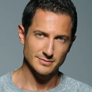 Assistir Sasha Roiz online grátis no Superfilmes