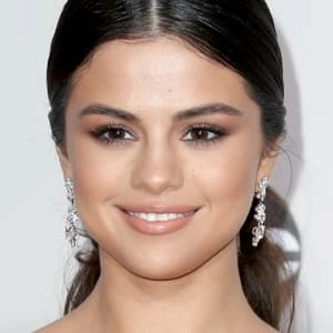 Assistir Selena Gomez online grátis no Superfilmes