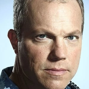 Assistir Adam Baldwin online grátis no Superfilmes