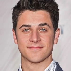 Assistir David Henrie online grátis no Superfilmes